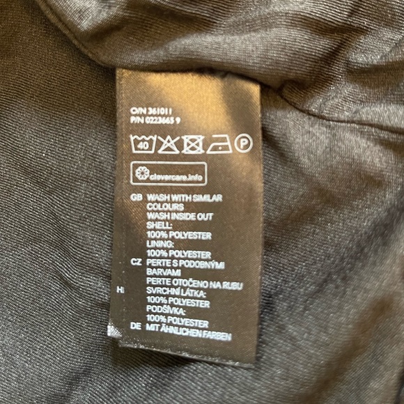 Black Metallic Boucle Cropped Jacket - Picture 13 of 16